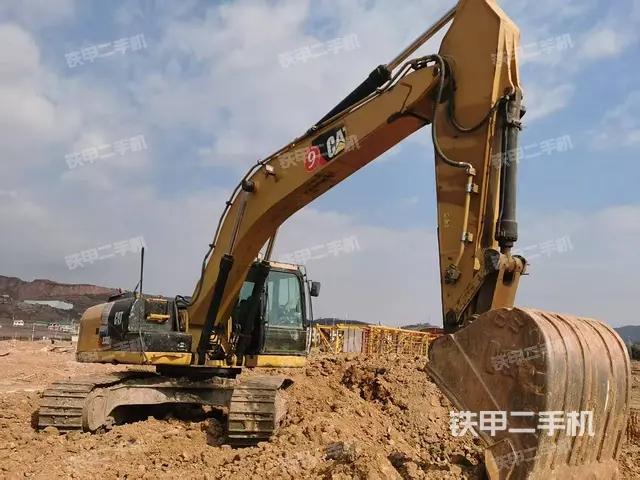 حفارة كاتربيلر 329DL 2014، يوننان-تشاوتونغ، 19,660 دولار