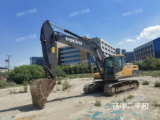 حفارة فولفو EC220D 2018 شنشي-شيان يانغ 37,640 دولار
