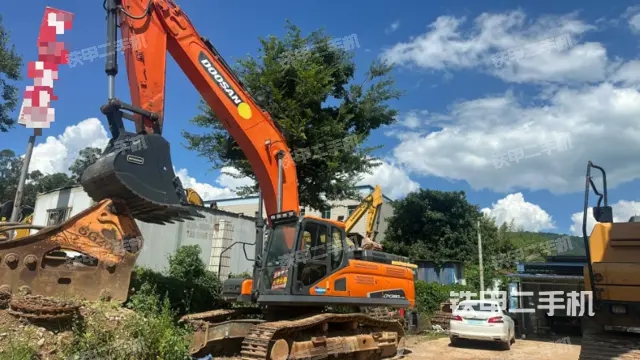 حفارة دوسان DX380LC-9C 2020 في مدينة يوشي، يونان - 64,600 دولار