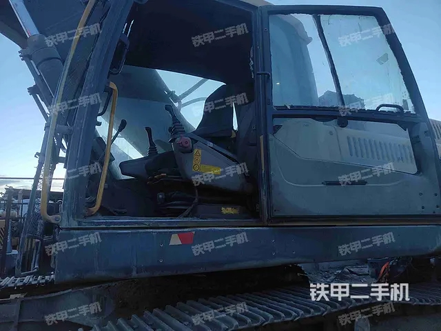حفار فولفو EC380D موديل 2014، شينجيانغ - منطقة بورتالا ذات الحكم الذاتي للمغول $37,921