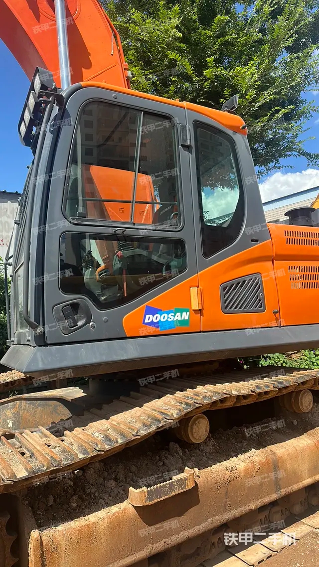 حفارة دوسان DX380LC-9C 2020 في مدينة يوشي، يونان - 64,600 دولار