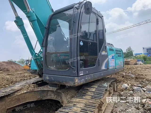 حفارة كوماتسو SK210LC-8 موديل 2012، آنهوي - مدينة خفي 18,960 دولار