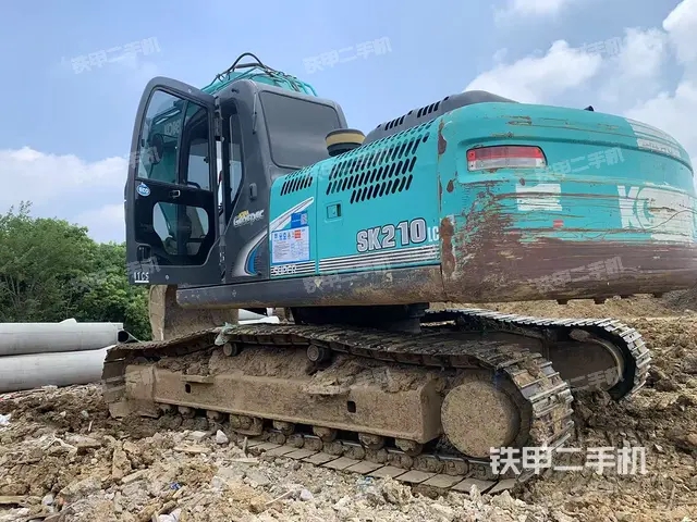 حفارة كوماتسو SK210LC-8 موديل 2012، آنهوي - مدينة خفي 18,960 دولار