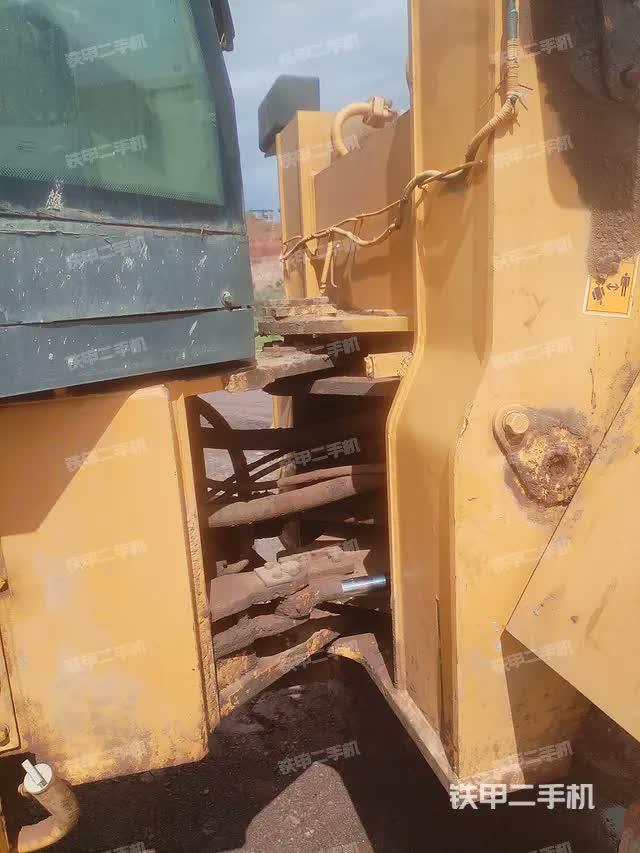 لودر ليوقونغ CLG855 موديل 2012 للبيع في يوسي بمقاطعة يونان بسعر ‎6,460 دولار