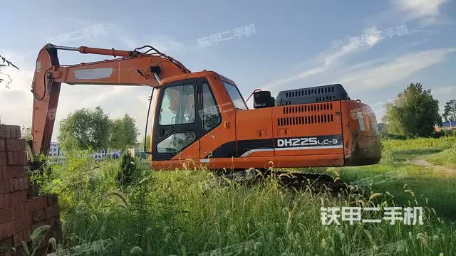 حفارة دووسان DH225-9 موديل 2011 للبيع في جياوزو بمقاطعة خنان بسعر ‎20,786 دولار