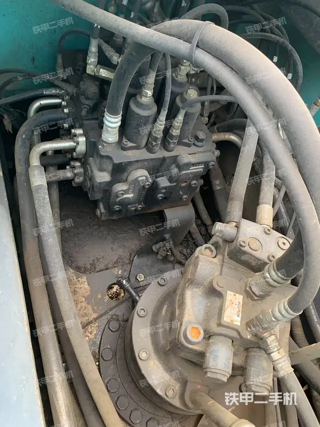 حفارة كوماتسو SK210LC-8 موديل 2012، آنهوي - مدينة خفي 18,960 دولار