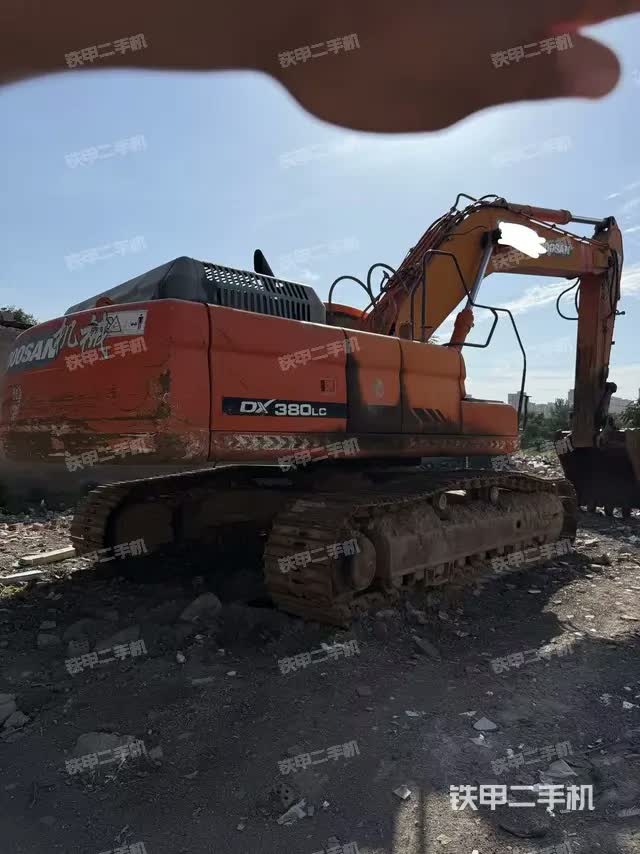 حفارة دوسان DX345LC موديل 2013 آنهوي - مدينة ووهُو 32,303 دولار