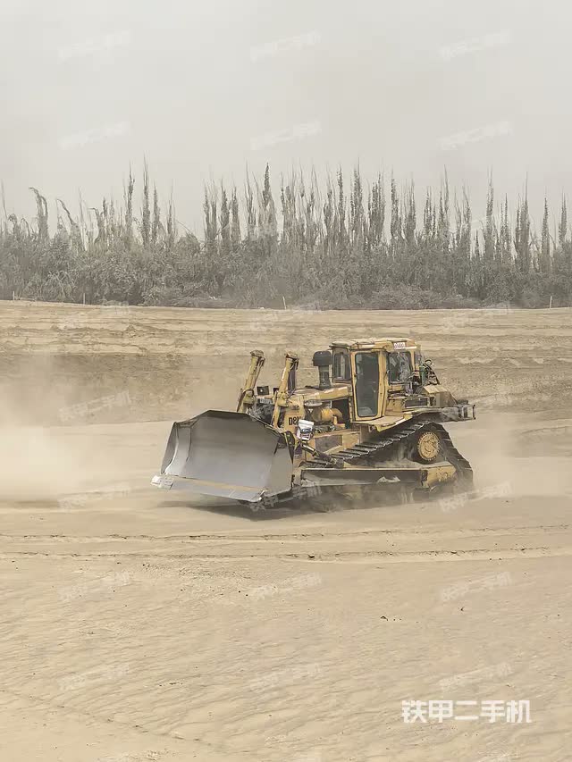 جرار كاتربيلر D8R موديل 1990، شينجيانغ - منطقة هوتان، 87,078 دولار