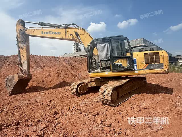 حفار ليوكونغ CLG920E 2021 جيانغشي - مدينة جيوجيانغ 30,196 دولار