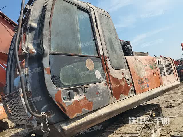 حفارة هيتاشي ZX360H-3G 2011 تشجيانغ - نينغبو 10,533 دولار