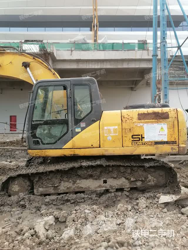 الحفار سوميتومو SH210-5 موديل 2011، جيجيانغ - مدينة نينغبو، 16,151 دولار