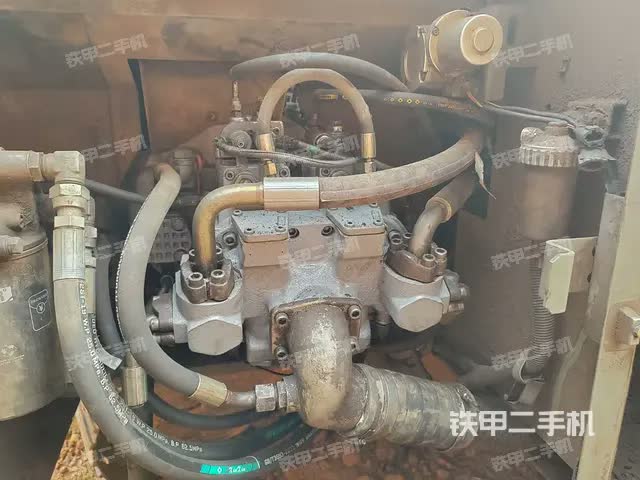 2013 حفار هيتاشي ZX240-3G، هنان - مدينة شوشوانغ، $12,921
