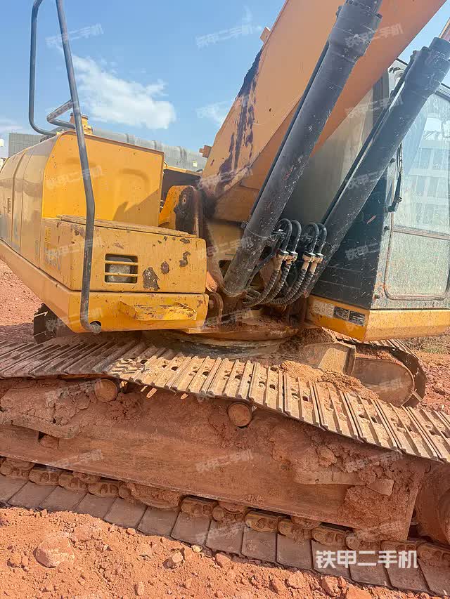 حفار ليوكونغ CLG920E 2021 جيانغشي - مدينة جيوجيانغ 30,196 دولار